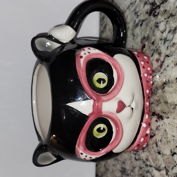 Unknown Other - Cat mug with pink glasses
